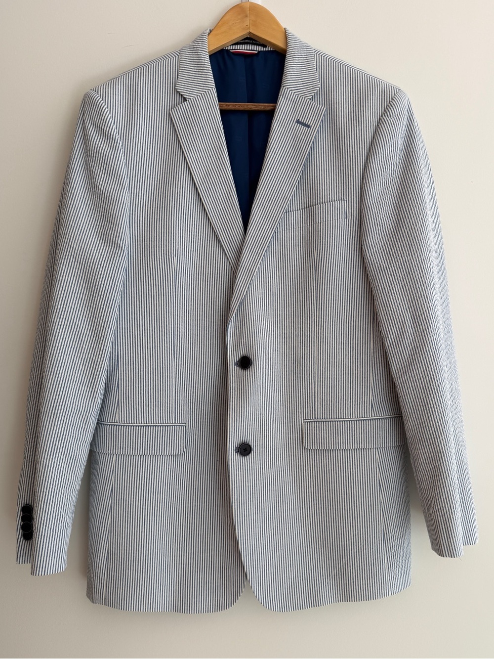 TOMMY HILFIGER Seersucker Blazer Sport Coat Modern Dapper Old Money Preppy